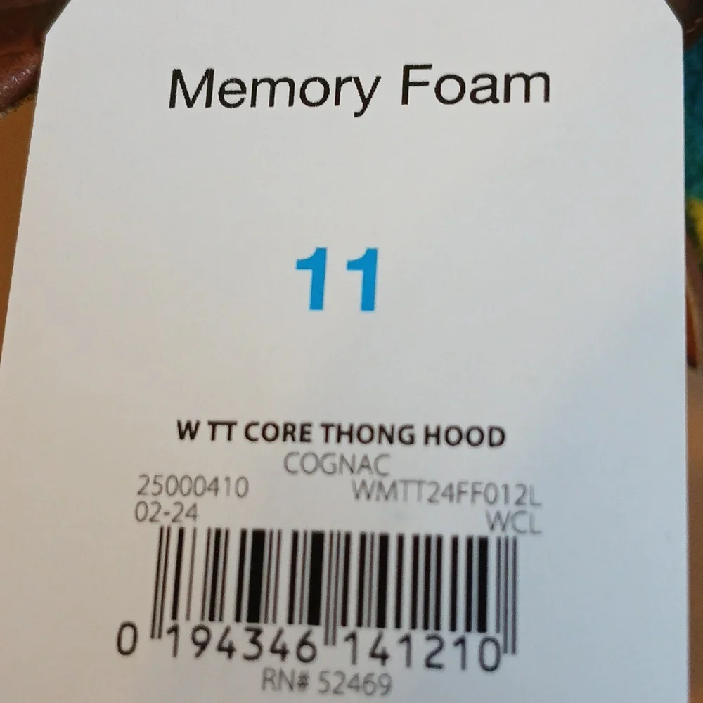 Time and Tru women's vinyl core thong hood sandals Cognac size 11